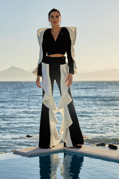 Two-Toned Hight-Rise Flared Pants With Oversized,Thigh-High Ruffle Detail